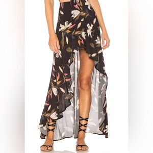 🌸 Revolve x BEACH RIOT Rachel Skirt – Black Floral – Small – NWOT 🖤